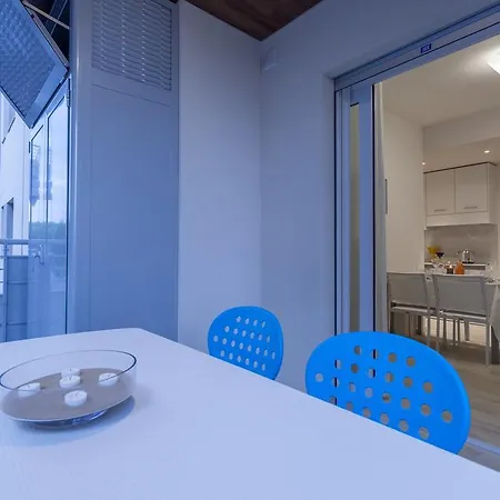 Vivaldi Apartment *